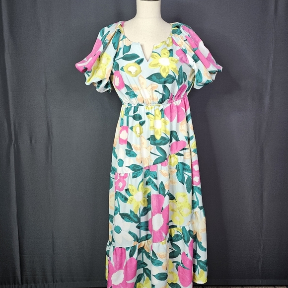 UMGEE MINT TIERED FLORAL PRINT NOTCHED PUFF SLEEVE MIDI DRESS - Picture 2 of 9